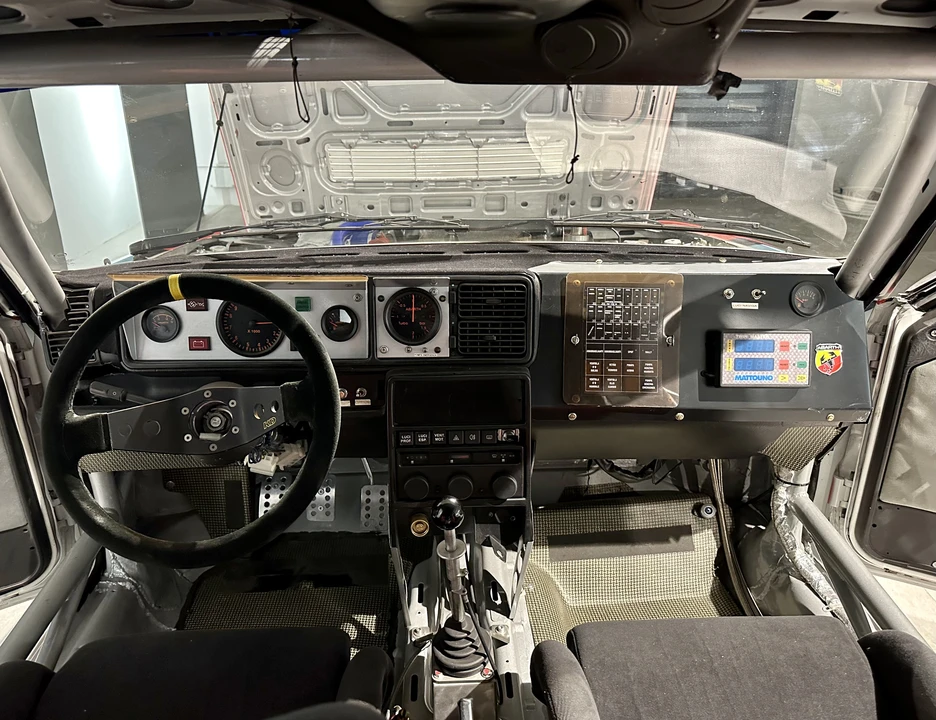 1990 Lancia Delta 1st Gen - Image 28 of 31