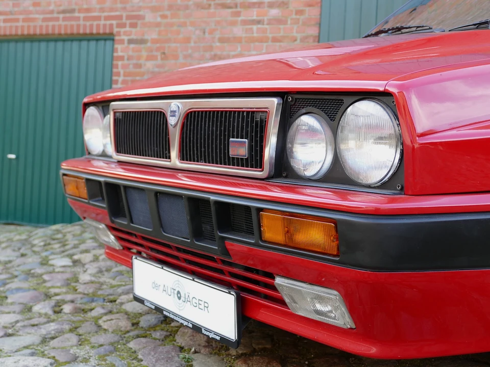 1990 Lancia Delta 1st Gen - Image 14 of 31