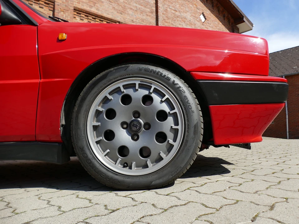 1990 Lancia Delta 1st Gen - Image 26 of 31