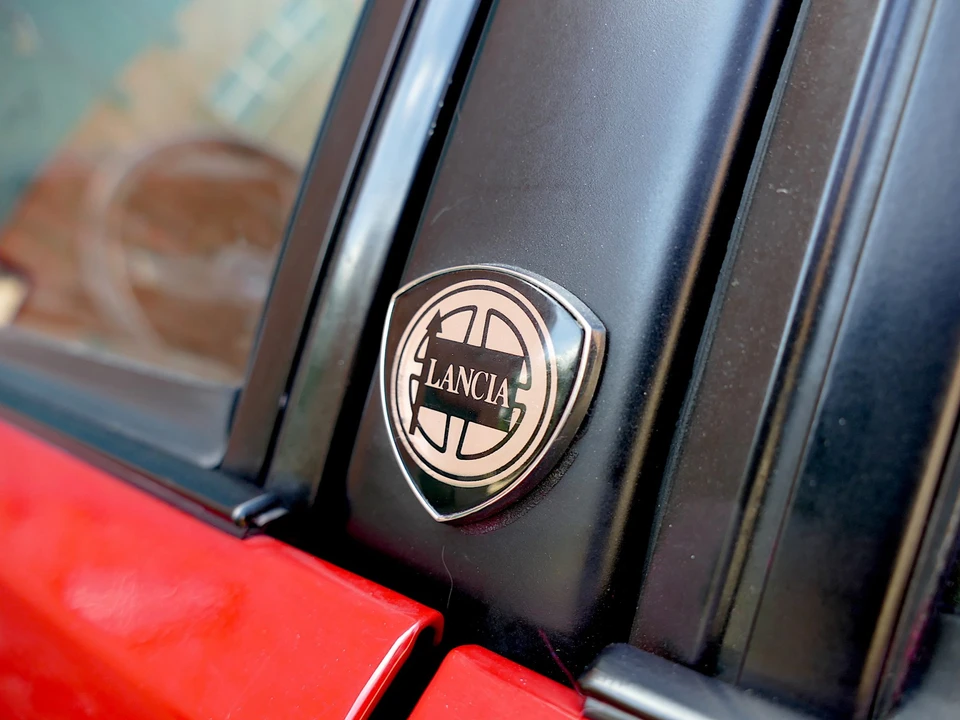 1990 Lancia Delta 1st Gen - Image 16 of 31