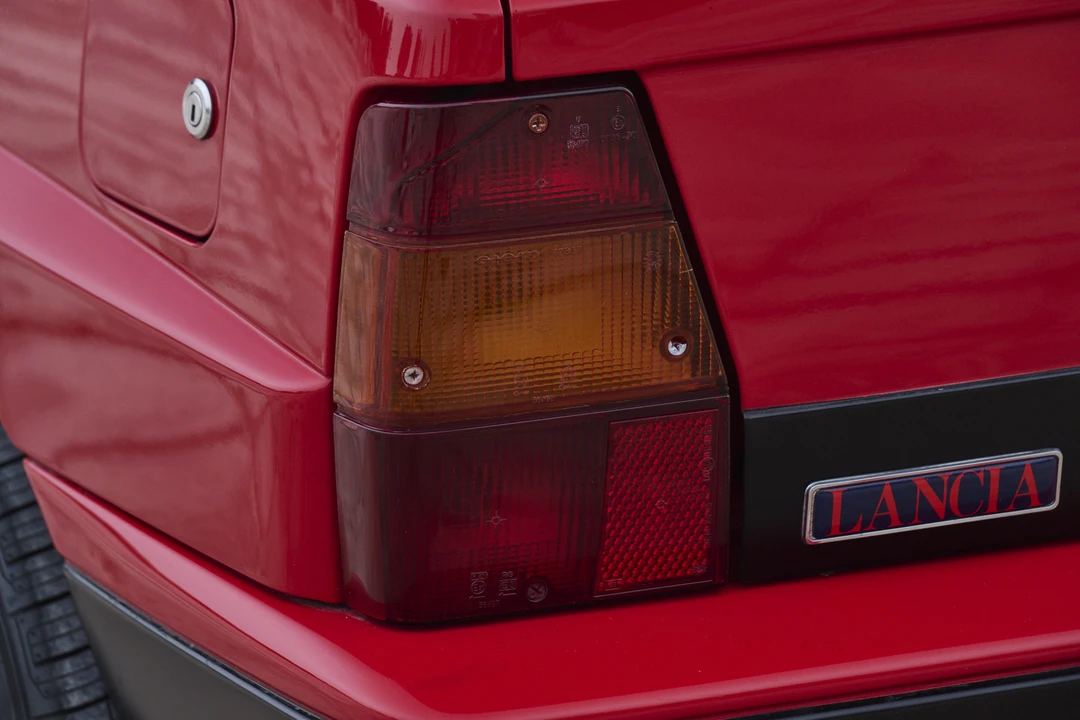 1990 Lancia Delta 1st Gen - Image 16 of 31