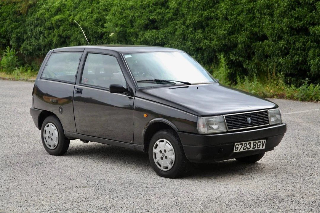 1990 Lancia - Image 2 of 30