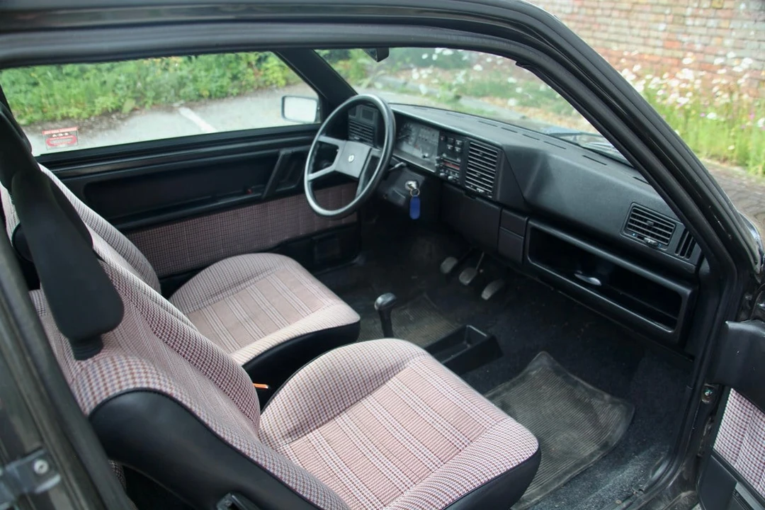 1990 Lancia - Image 23 of 30