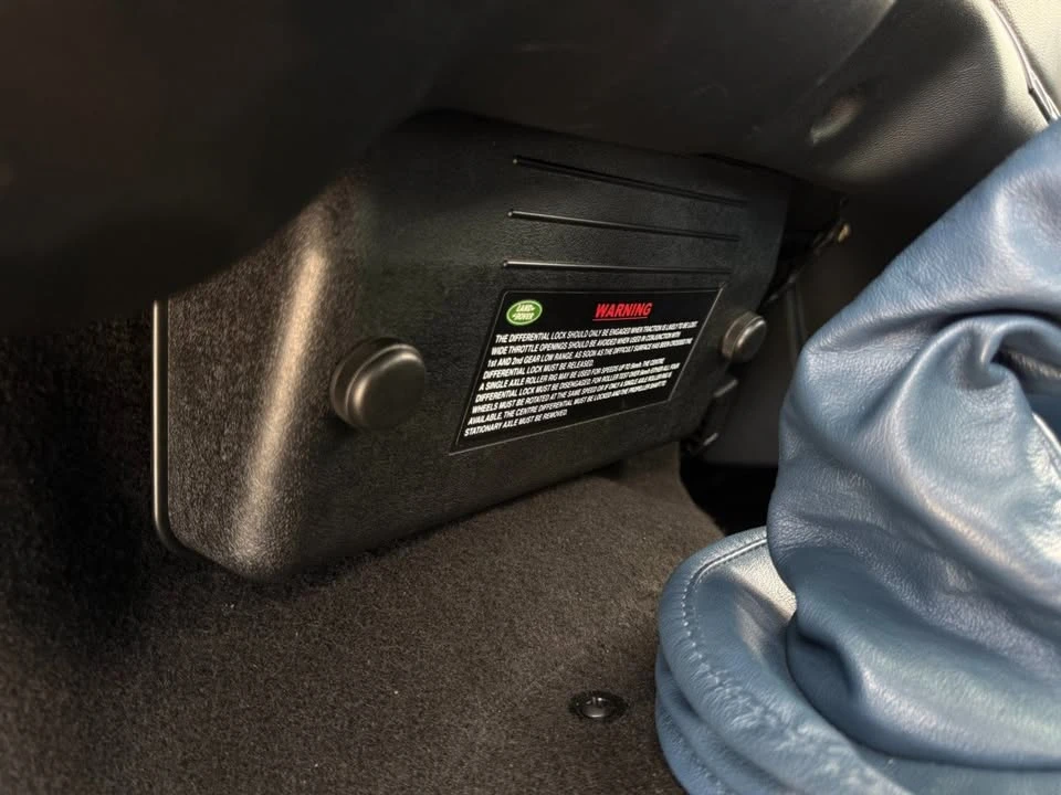 1990 Land Rover Defender 90 - Image 17 of 20