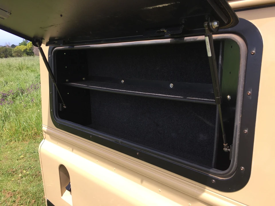 1990 Land Rover Defender 110 - Image 7 of 29
