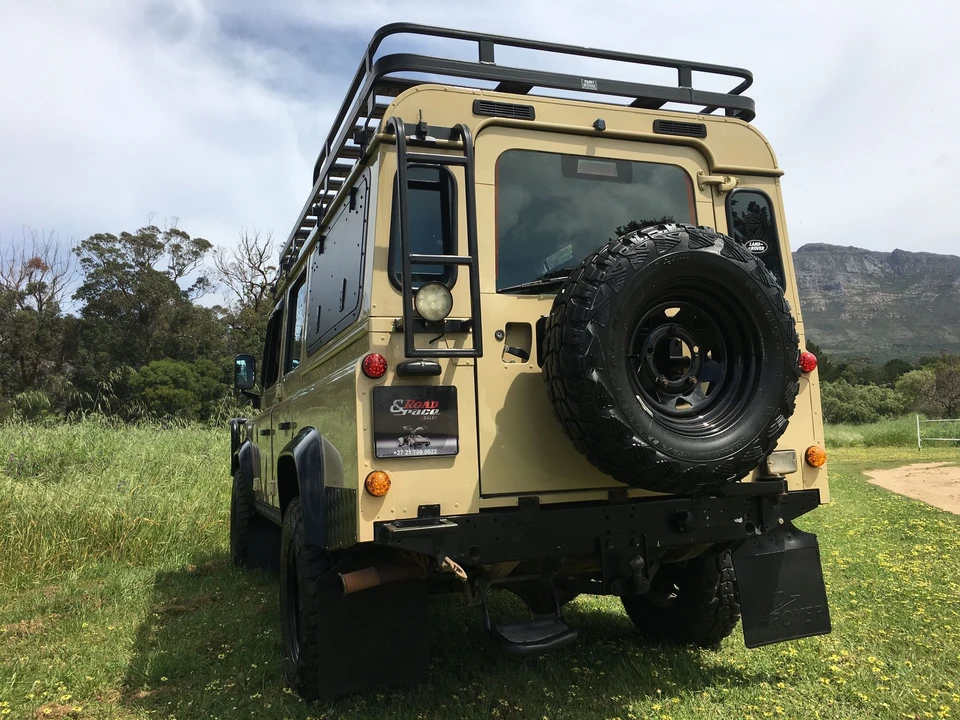 1990 Land Rover Defender 110 - Image 14 of 29