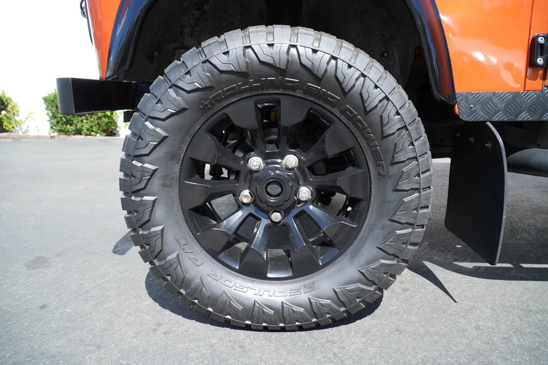 1990 Land Rover Defender 110 - Image 28 of 31