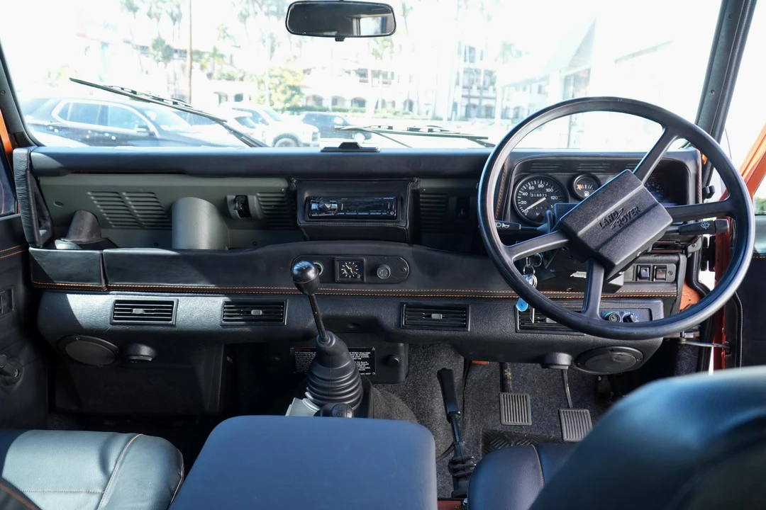1990 Land Rover Defender 110 - Image 30 of 31