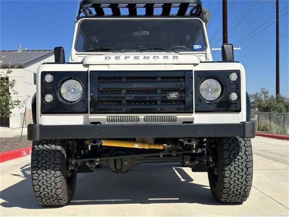 1990 Land Rover Defender 110 - Image 10 of 21