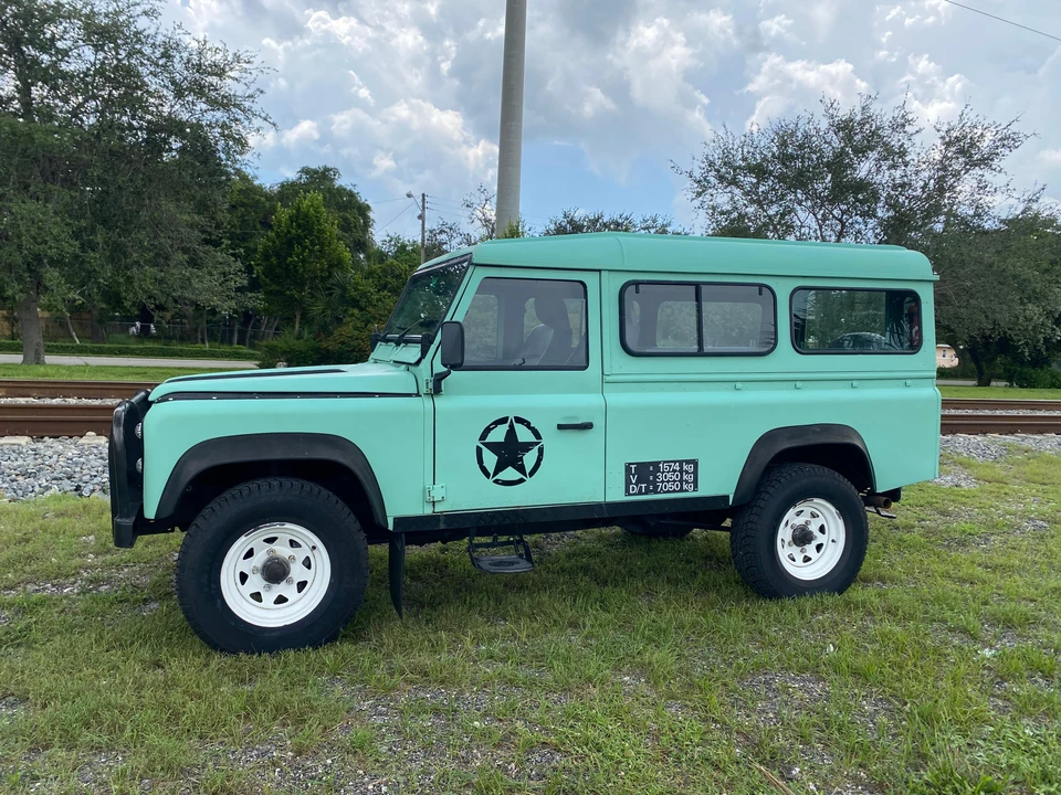 1990 Land Rover Defender 110 - Image 8 of 30
