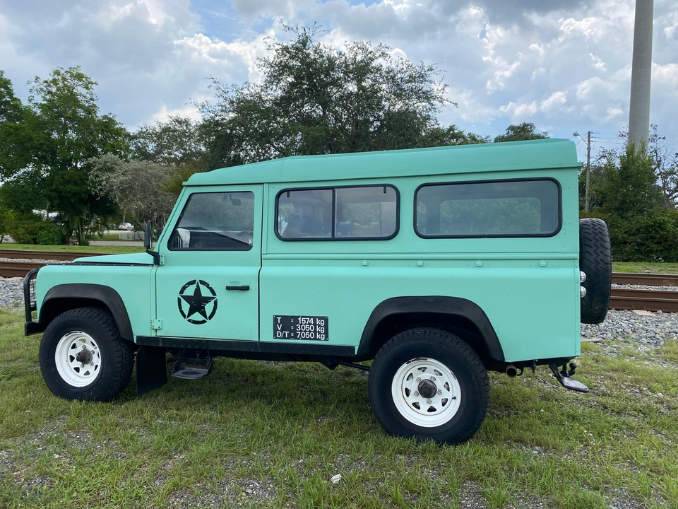 1990 Land Rover Defender 110 - Image 9 of 30