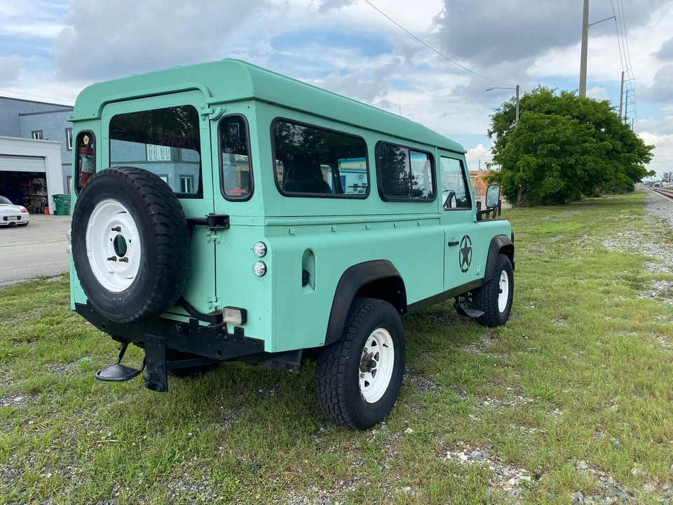 1990 Land Rover Defender 110 - Image 13 of 30