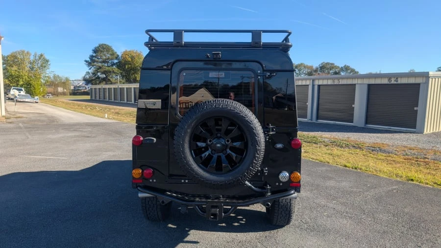 1990 Land Rover Defender 110 - Image 5 of 31