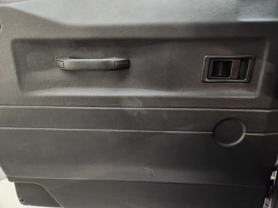 1990 Land Rover Defender 110 - Image 17 of 22