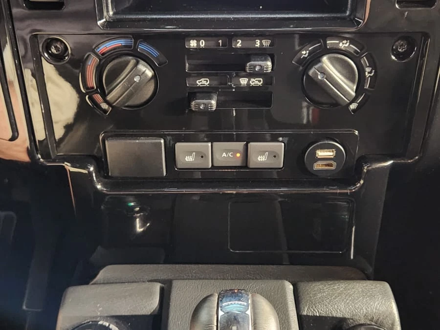 1990 Land Rover Defender 110 - Image 16 of 22