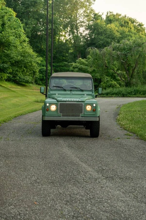 1990 Land Rover Defender 110 - Image 11 of 23