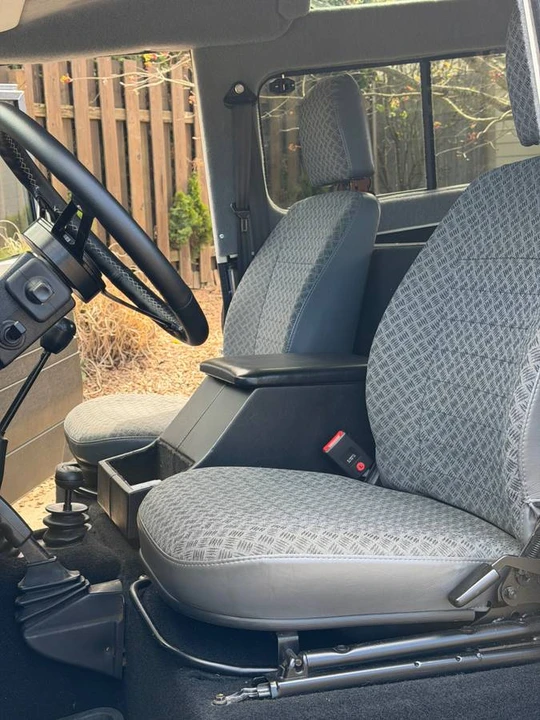 1990 Land Rover Defender 110 - Image 8 of 21