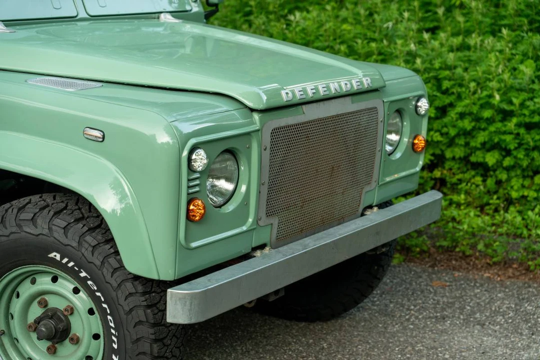1990 Land Rover Defender 110 - Image 12 of 23