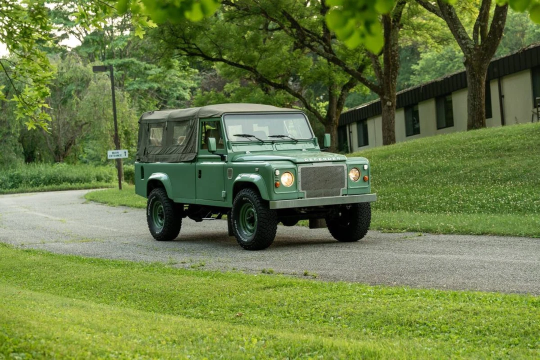 1990 Land Rover Defender 110 - Image 10 of 23