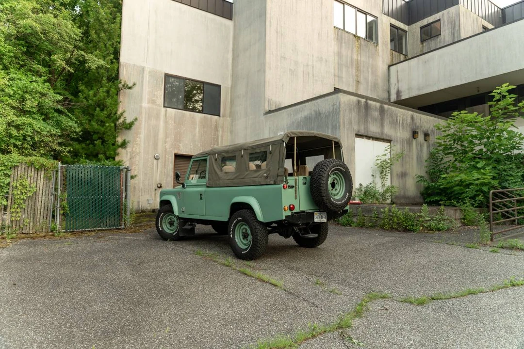 1990 Land Rover Defender 110 - Image 17 of 23