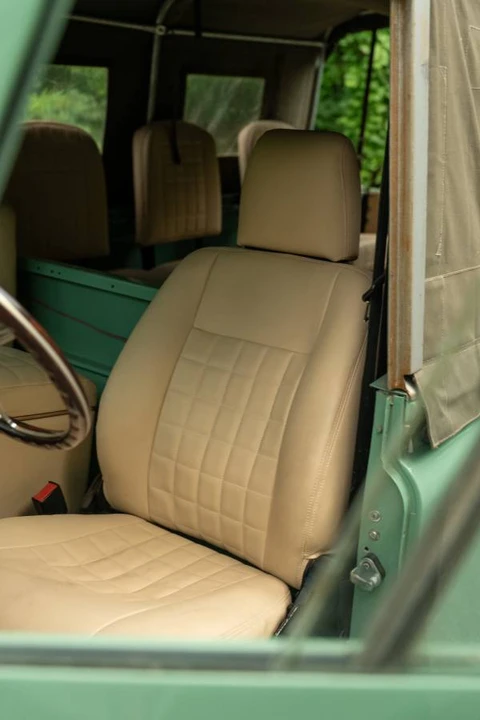 1990 Land Rover Defender 110 - Image 8 of 23