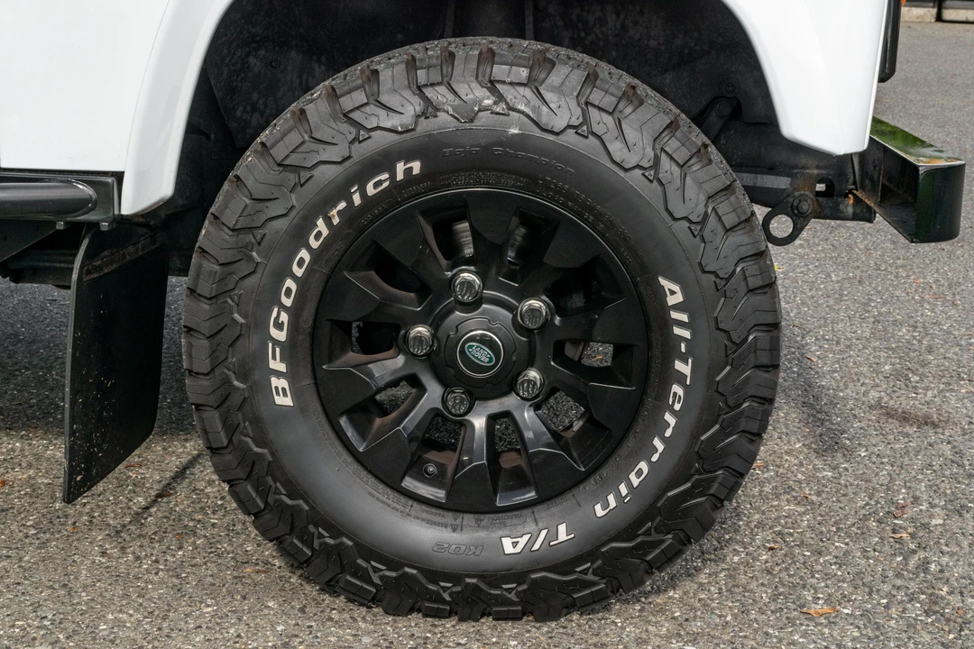 1990 Land Rover Defender 110 - Image 19 of 31