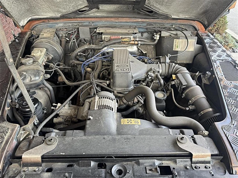 1990 Land Rover Defender 110 - Image 9 of 25