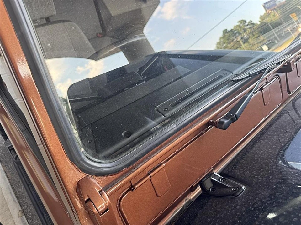 1990 Land Rover Defender 110 - Image 16 of 25