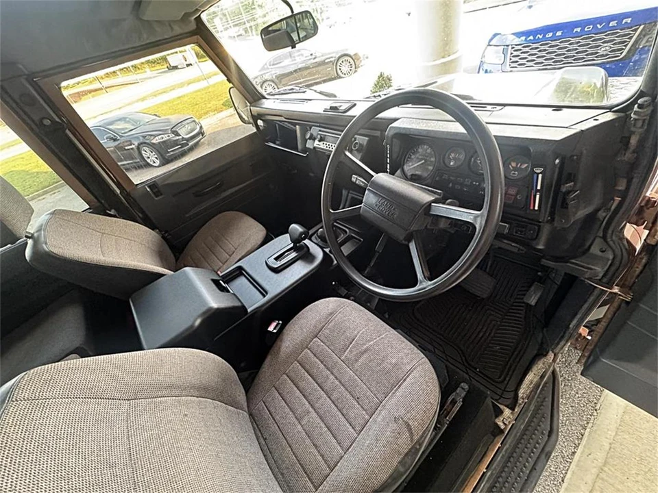 1990 Land Rover Defender 110 - Image 23 of 25