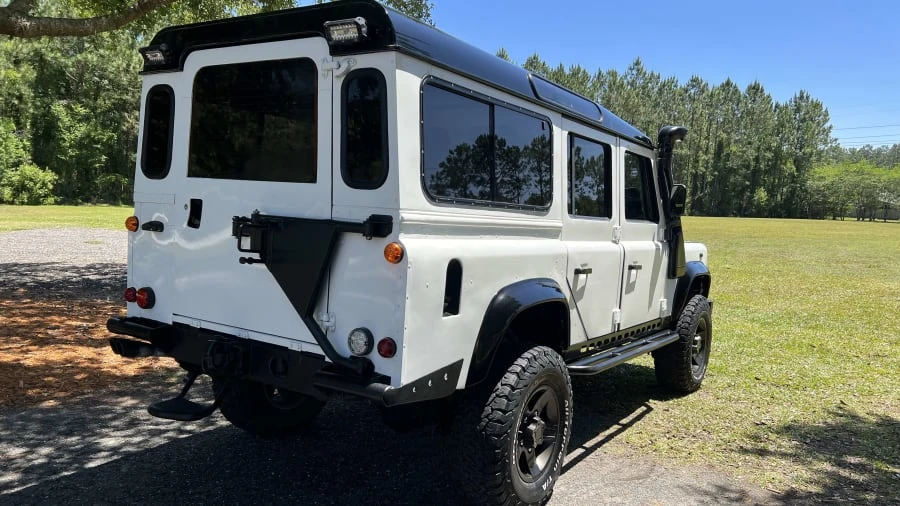 1990 Land Rover Defender 110 - Image 2 of 20