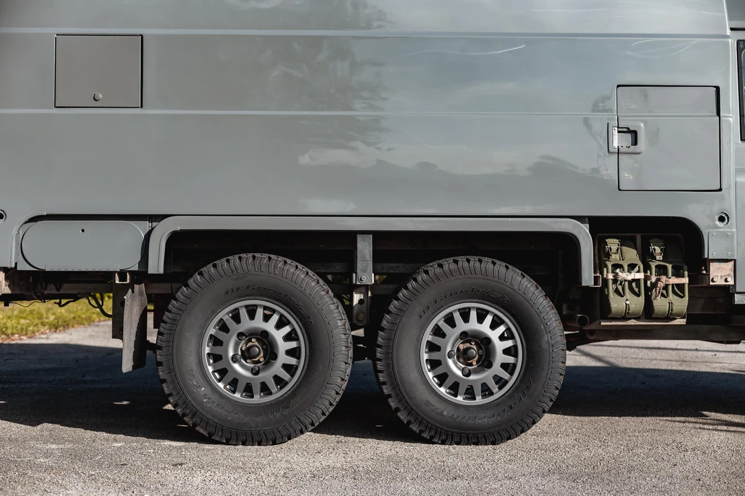 1990 Land Rover Defender 110 - Image 20 of 31