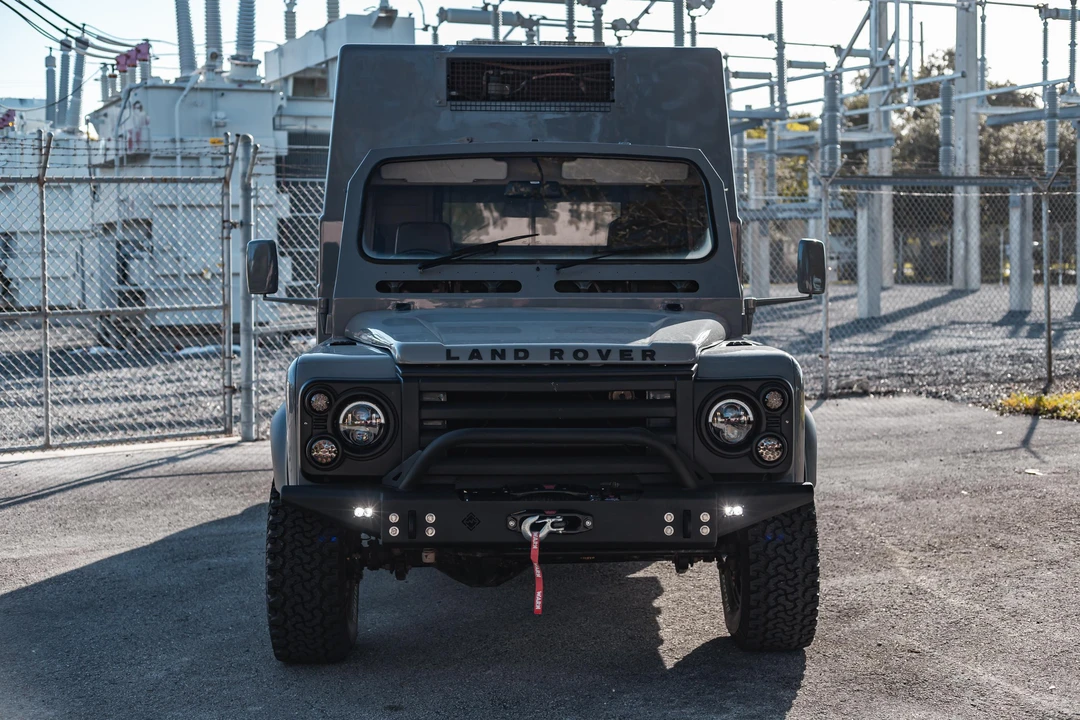 1990 Land Rover Defender 110 - Image 5 of 31