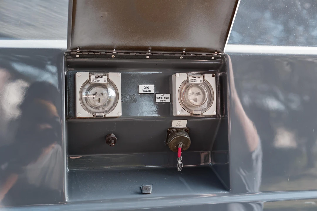 1990 Land Rover Defender 110 - Image 23 of 31