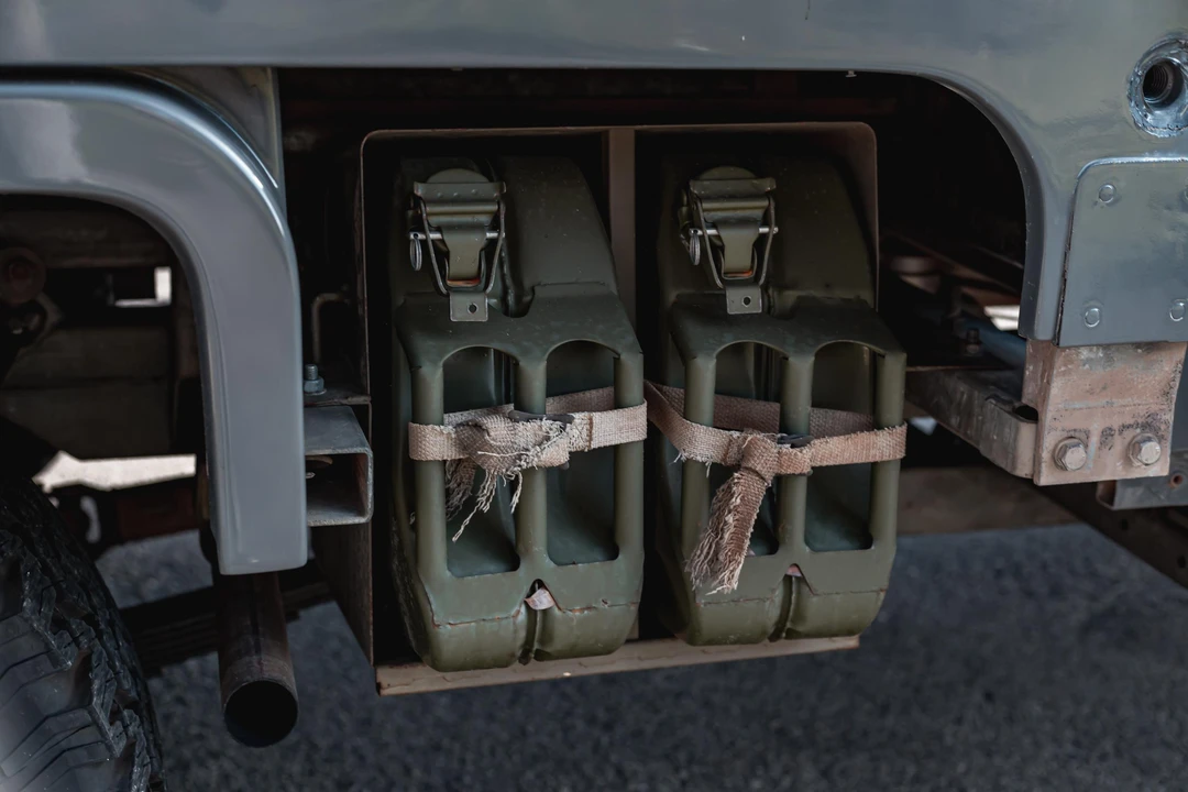 1990 Land Rover Defender 110 - Image 25 of 31