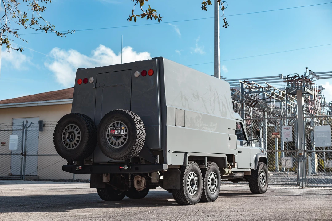 1990 Land Rover Defender 110 - Image 17 of 31