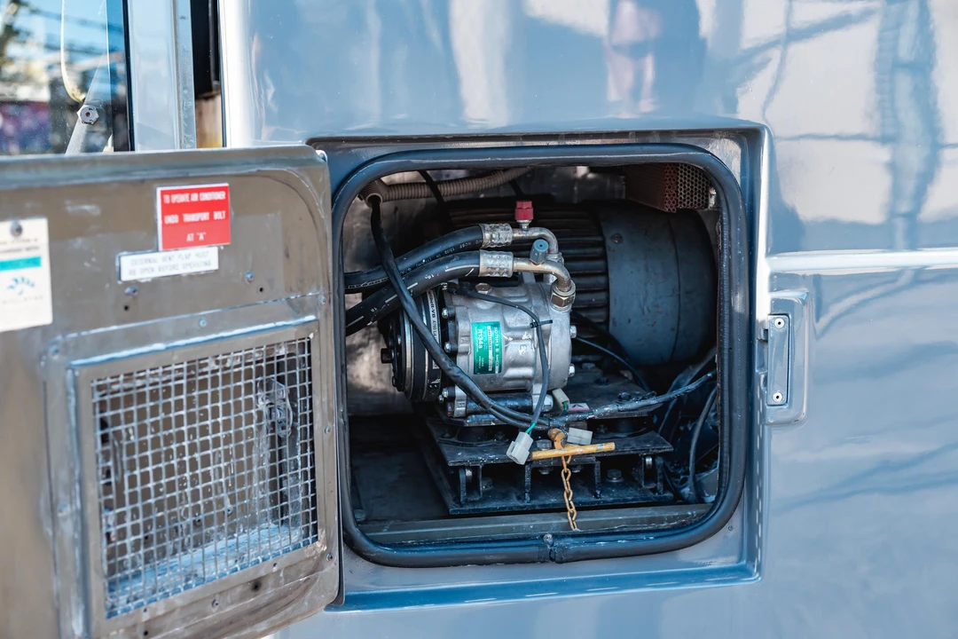 1990 Land Rover Defender 110 - Image 22 of 31