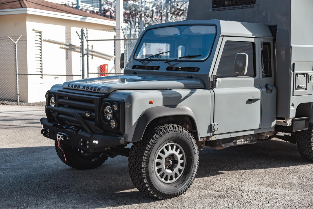 1990 Land Rover Defender 110 - Image 10 of 31