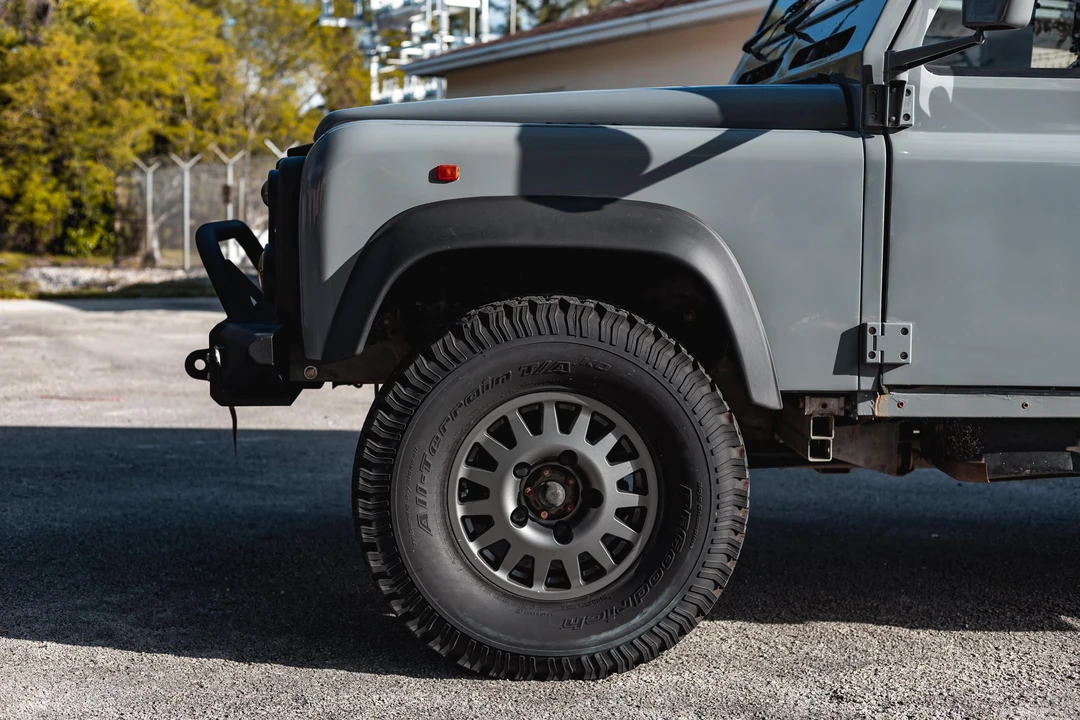 1990 Land Rover Defender 110 - Image 13 of 31