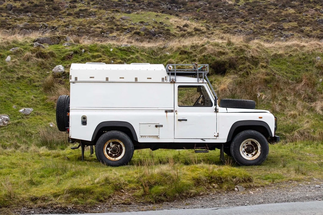 1990 Land Rover Defender 110 - Image 8 of 30