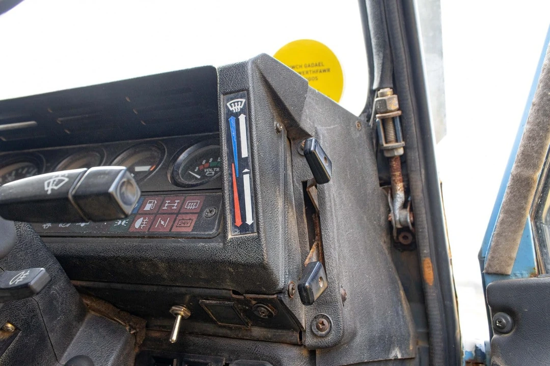 1990 Land Rover Defender 110 - Image 25 of 30