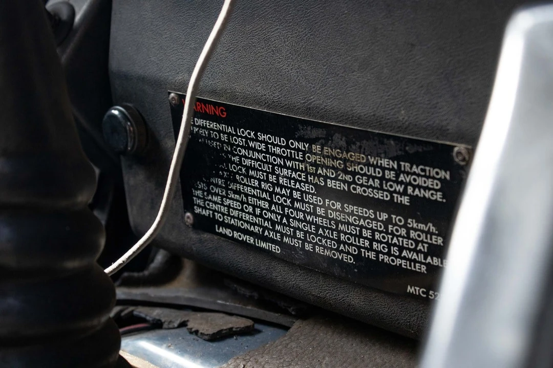 1990 Land Rover Defender 110 - Image 28 of 30