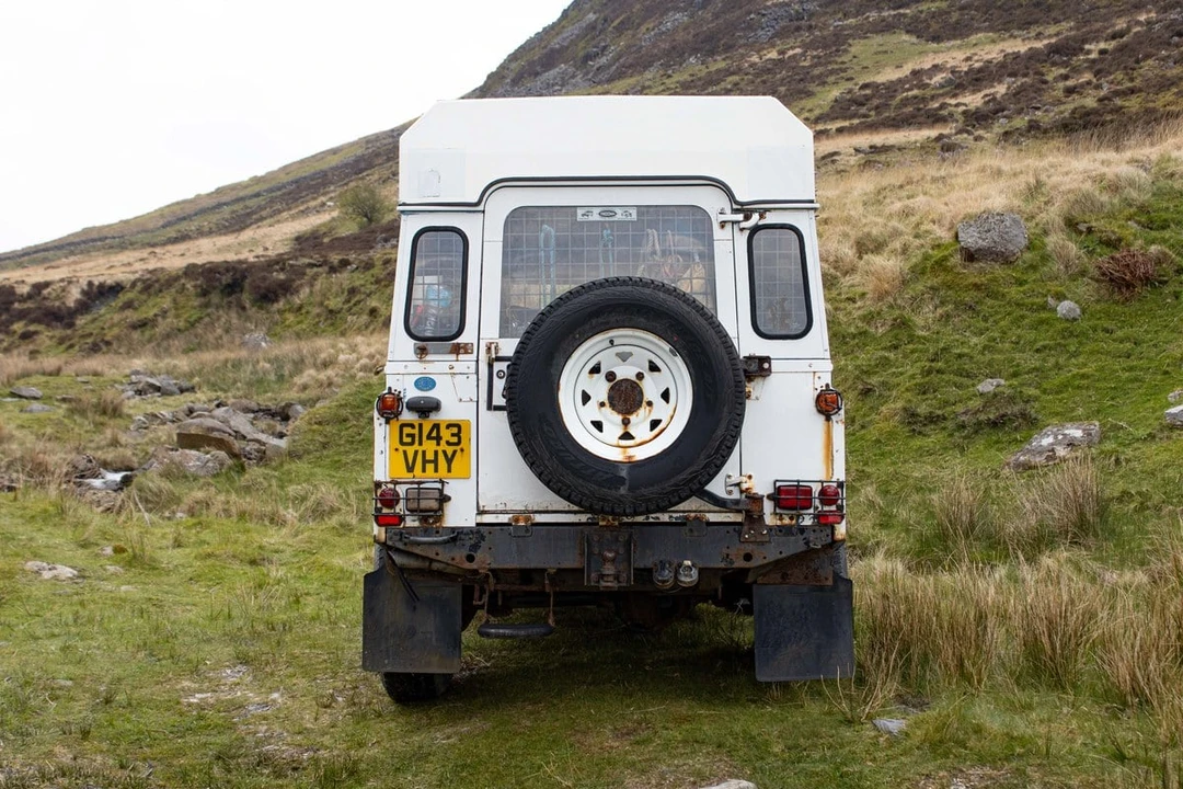 1990 Land Rover Defender 110 - Image 6 of 30