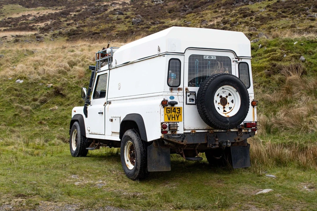 1990 Land Rover Defender 110 - Image 5 of 30