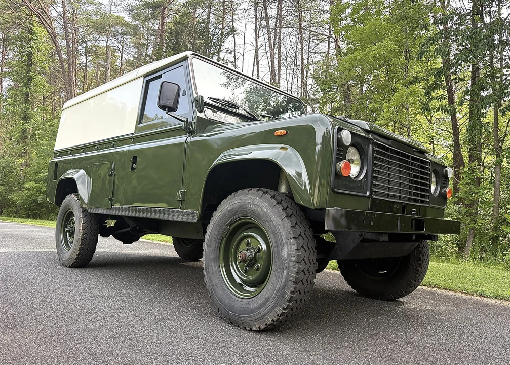 1990 Land Rover Defender 110 - Image 24 of 31