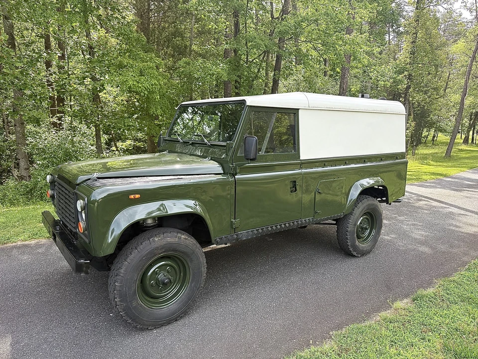1990 Land Rover Defender 110 - Image 2 of 31