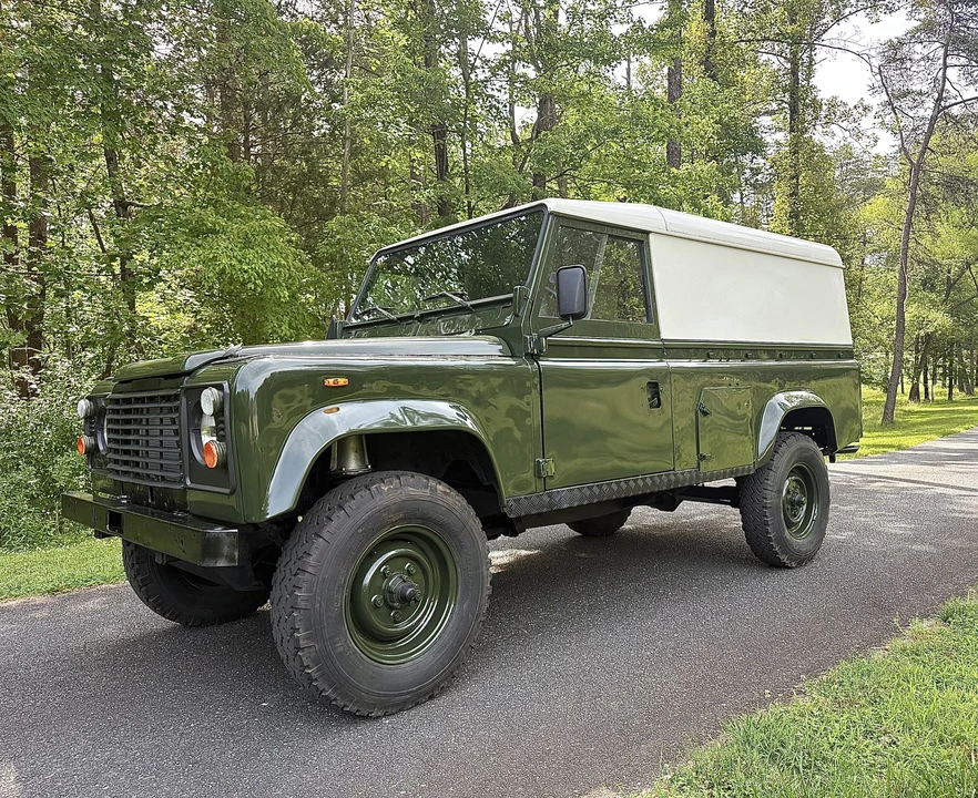 1990 Land Rover Defender 110 - Image 4 of 31