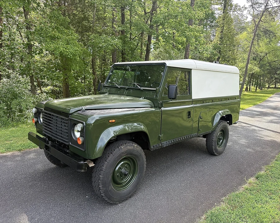 1990 Land Rover Defender 110 - Image 6 of 31