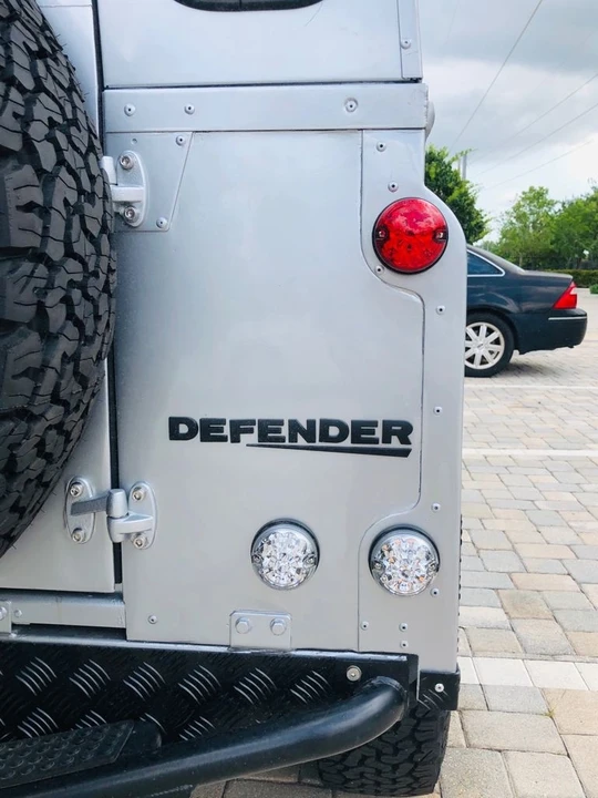 1990 Land Rover Defender - Image 9 of 21