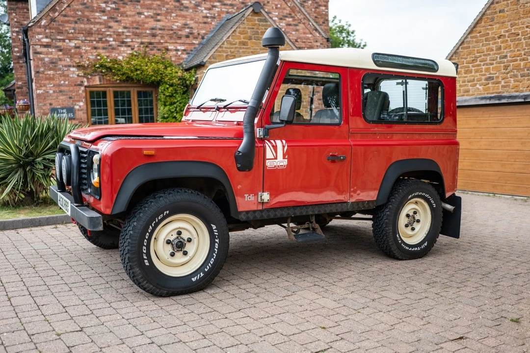 1990 Land Rover Defender 90 - Image 2 of 30