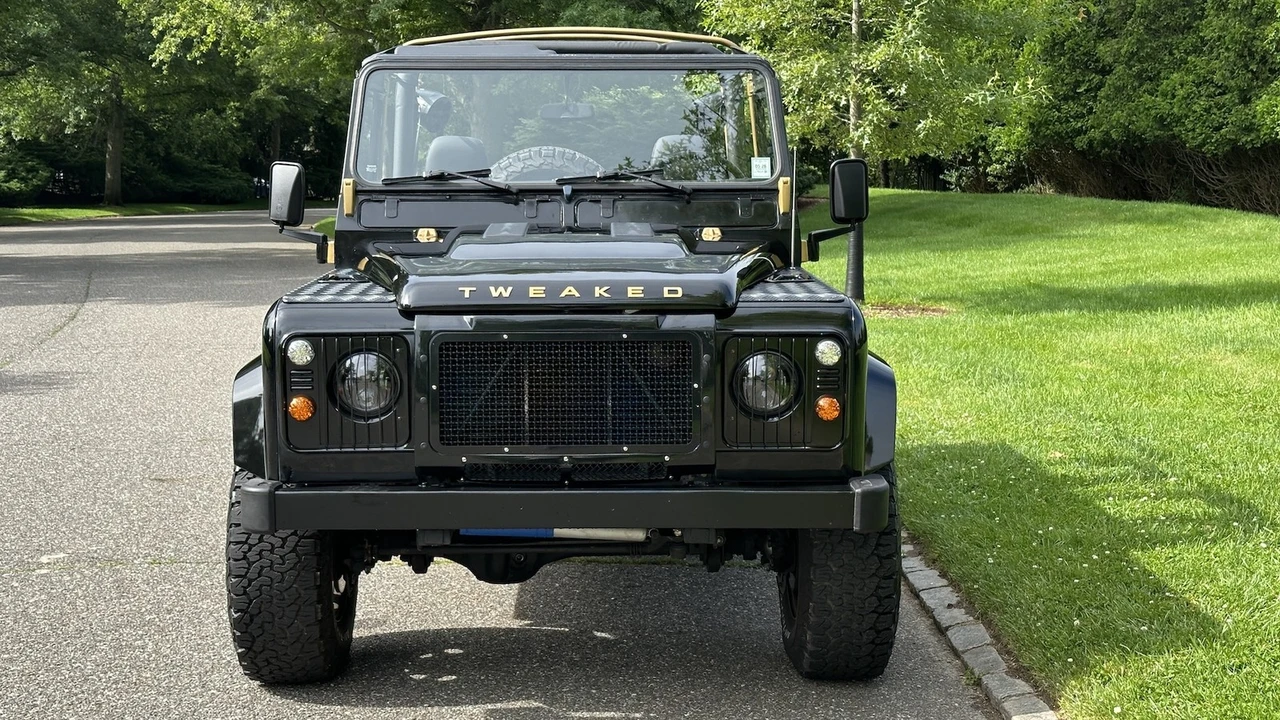 1990 Land Rover Defender 90 - Image 2 of 31